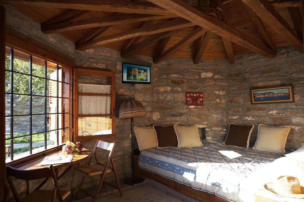 Archontiko Stathopoulou Otel Agios Georgios Nilias Oda fotoğraf